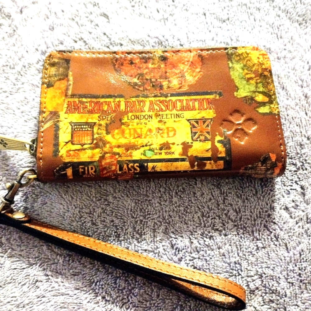Patrica Nash Wristlet Decoupage Style Women's Coin Purse  6"L x3.5"Wx.75"H